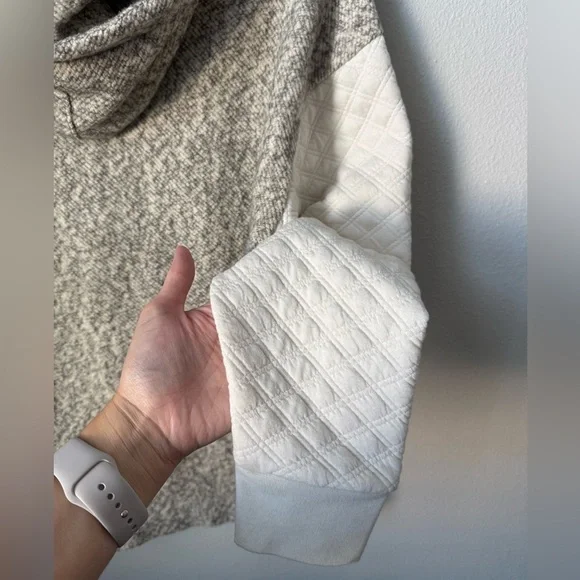 Madewell Oversized Hoodie Heathered Gray & Cream with Quilted Sleeves - Picture 10 of 12